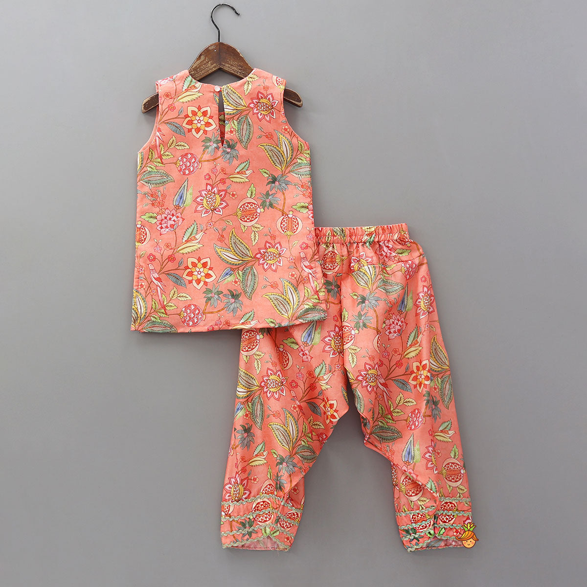 Round Neck Kurti With Matching Patiala And Contrasting Dupatta