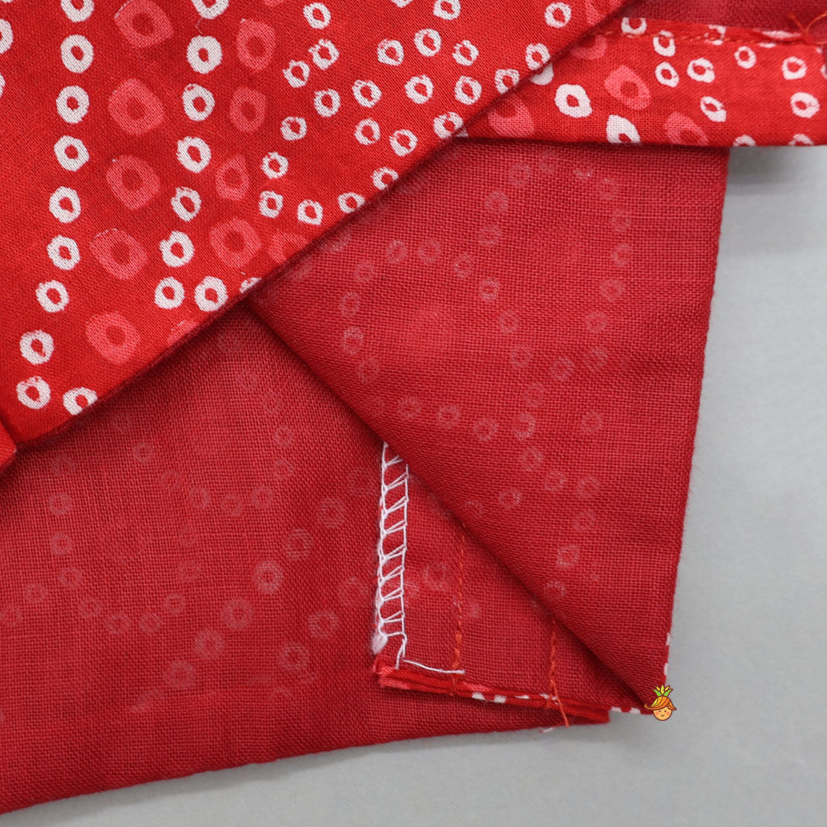 Bandhani Printed Jamna Set With Booties Mittens And Cap