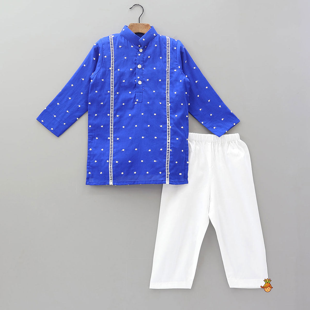 Booti Thread Embroidered Kurta And Pyjama