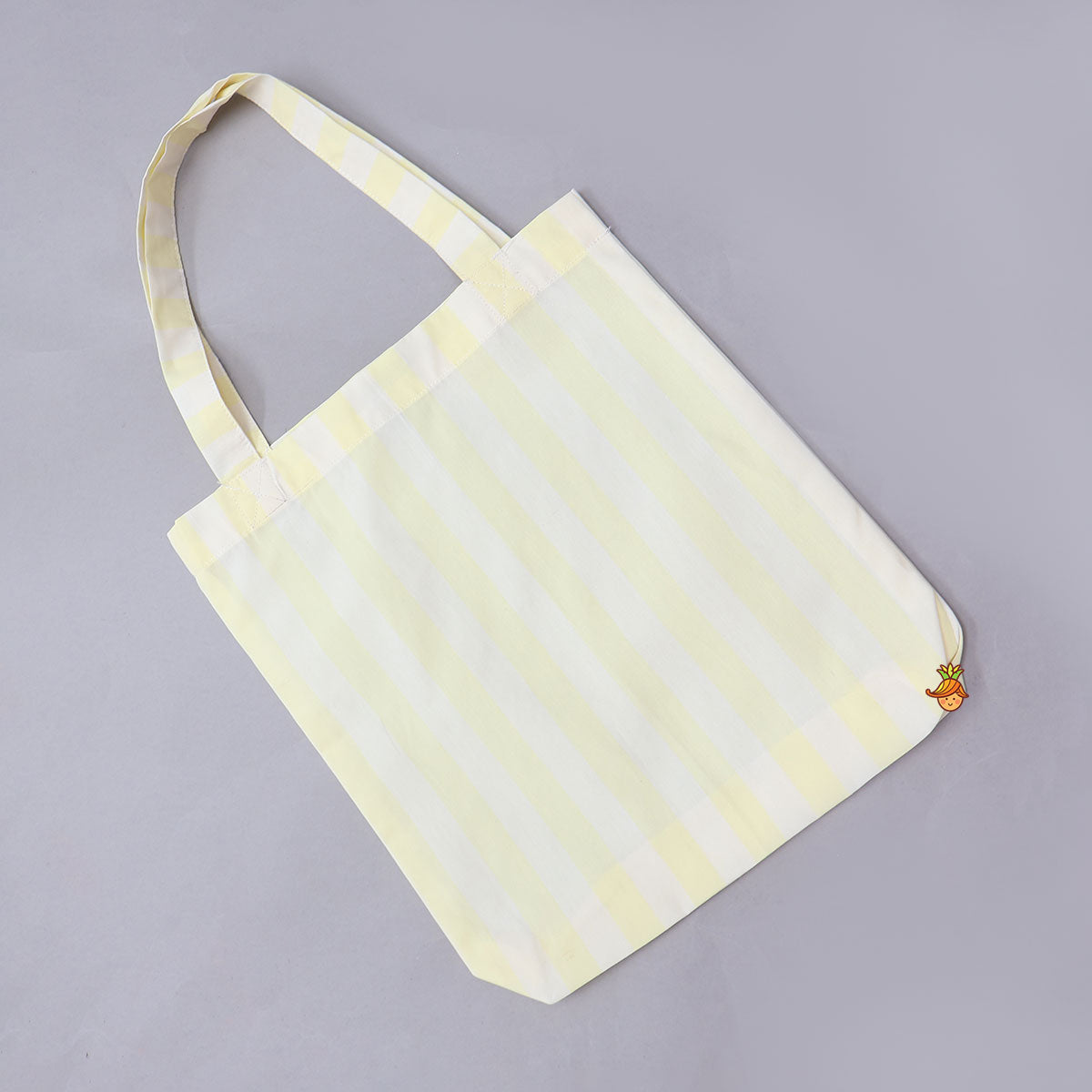 Duck Print Sleepwear With Matching Tote Bag