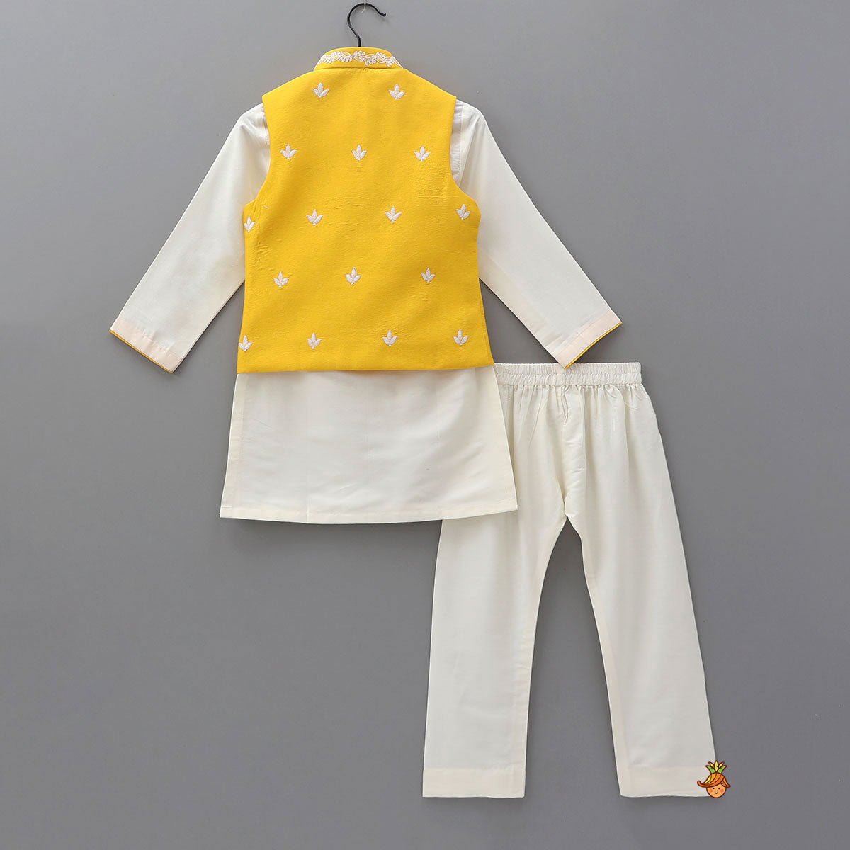 Ethnic Kurta With Thread Work Jacket And Pyjama