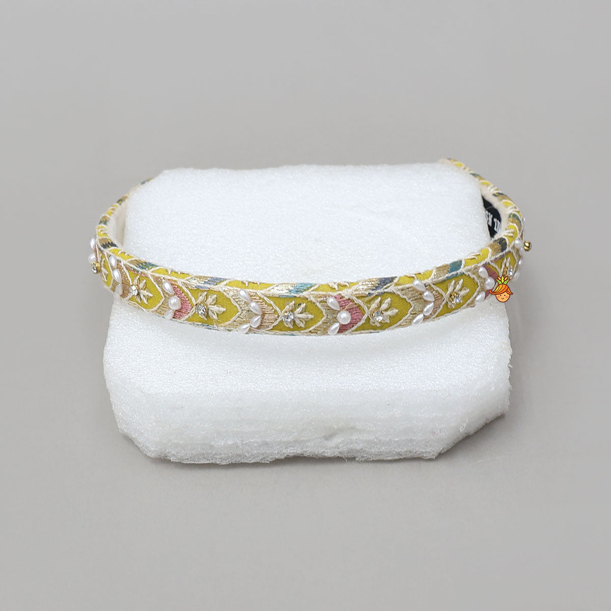 Decorative Thread Embroidered Elegant Hairband
