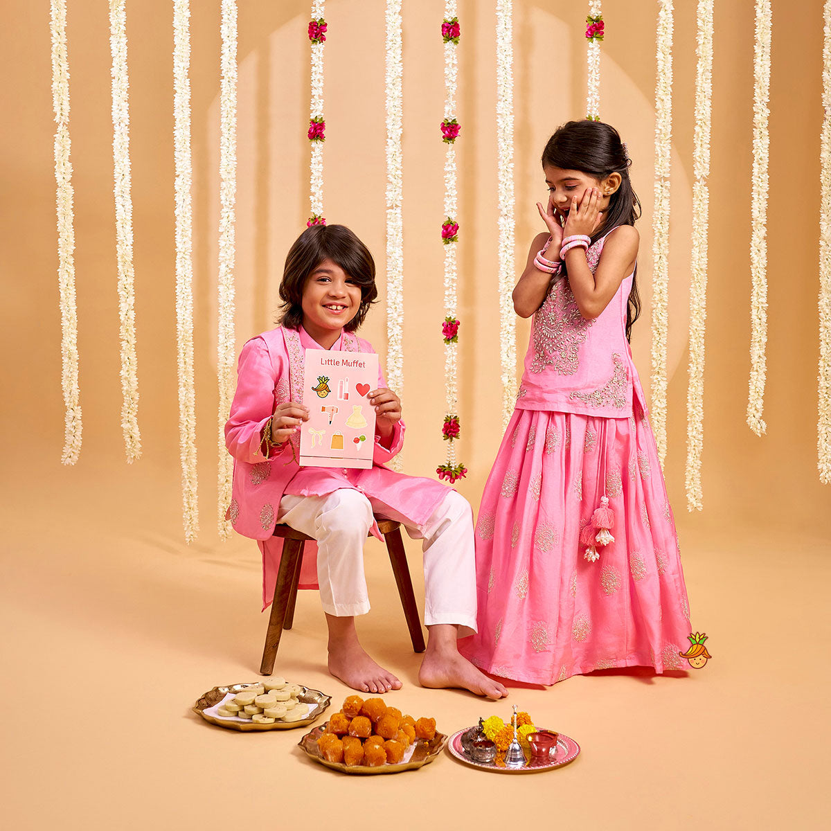 Loop Button Detail Kurta With Collar Neck Jacket And Pyjama twinning model image 2