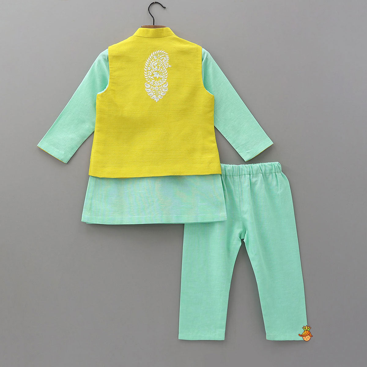 Ethnic Kurta With Embroidered Contrasting Jacket And Pyjama