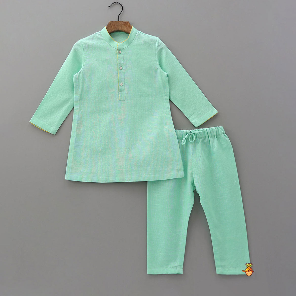 Ethnic Kurta With Embroidered Contrasting Jacket And Pyjama