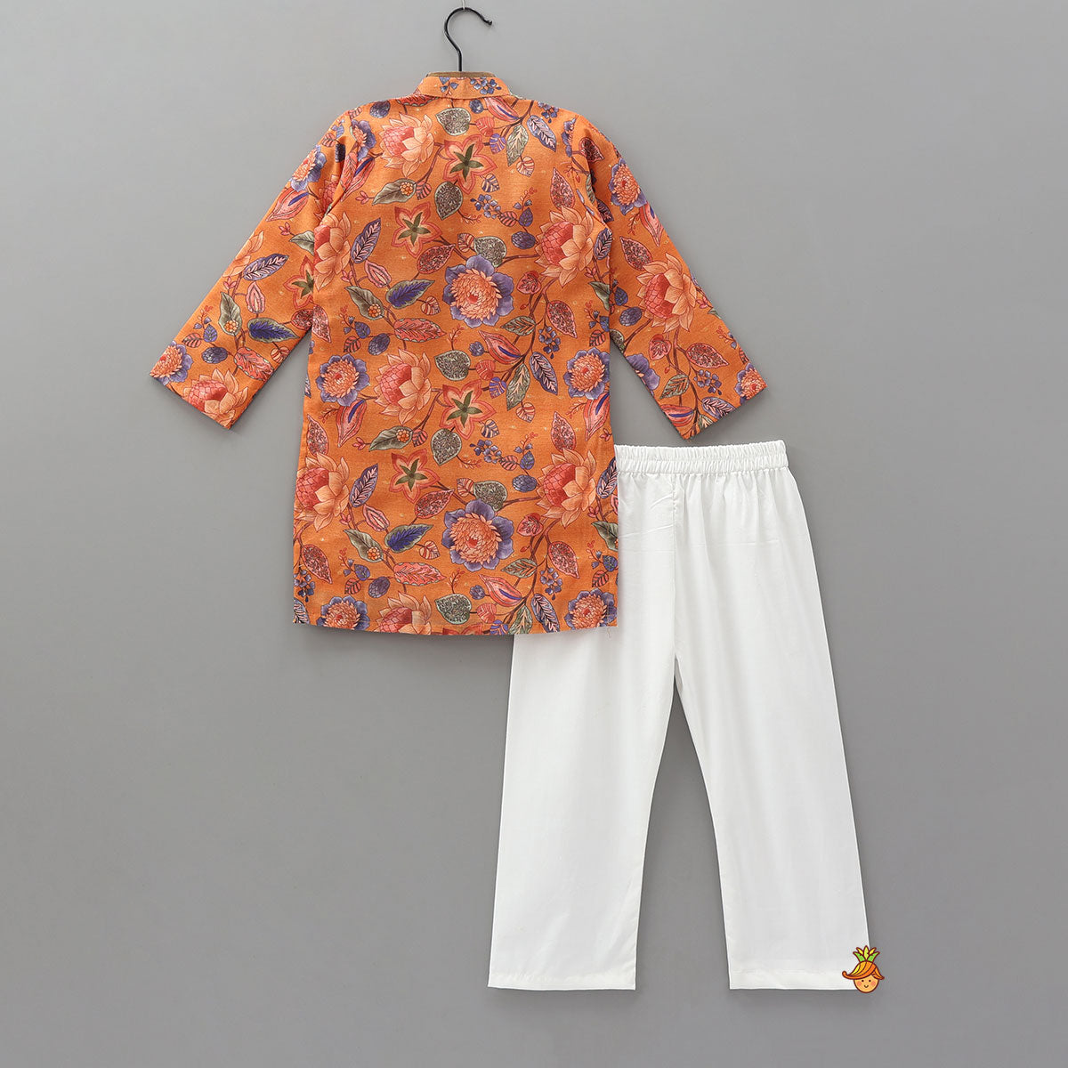 Beautiful Floral Printed Ethnic Kurta With Pyjama
