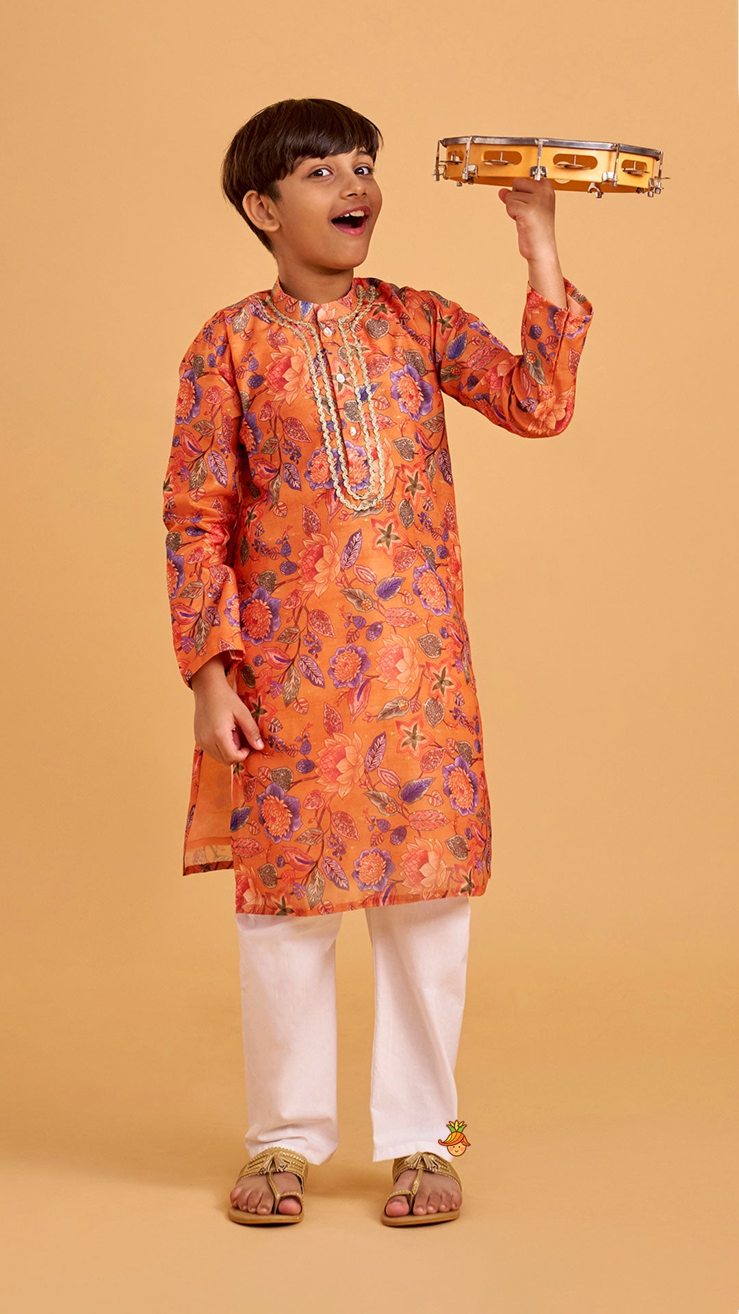 Beautiful Floral Printed Ethnic Kurta With Pyjama