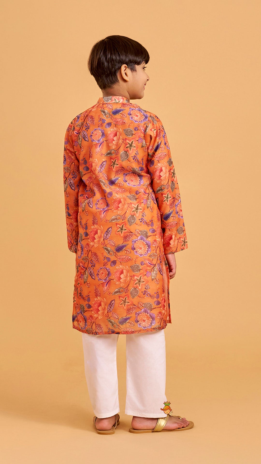 Beautiful Floral Printed Ethnic Kurta With Pyjama