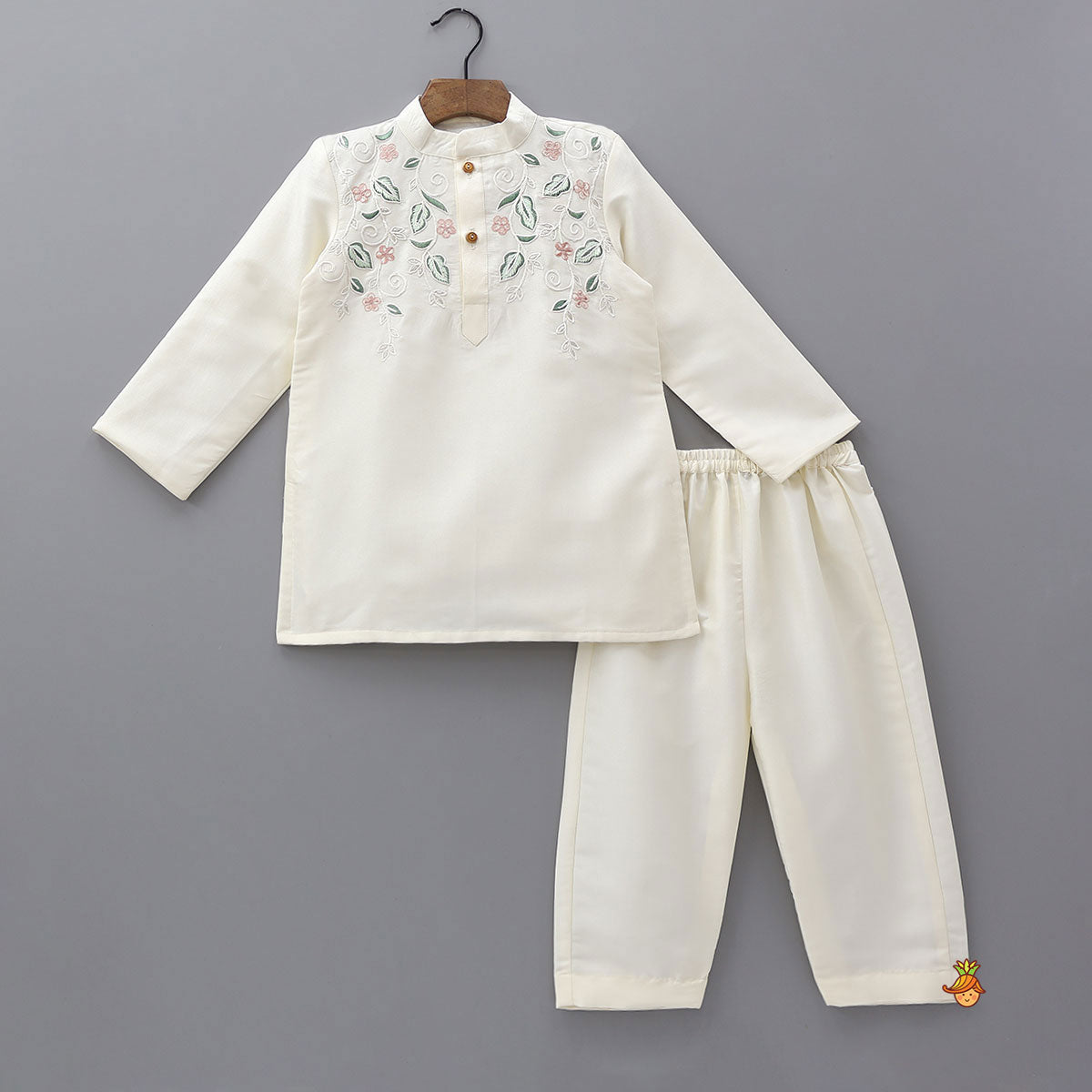 Thread Embroidered Yoke Ethnic Kurta With Pyjama