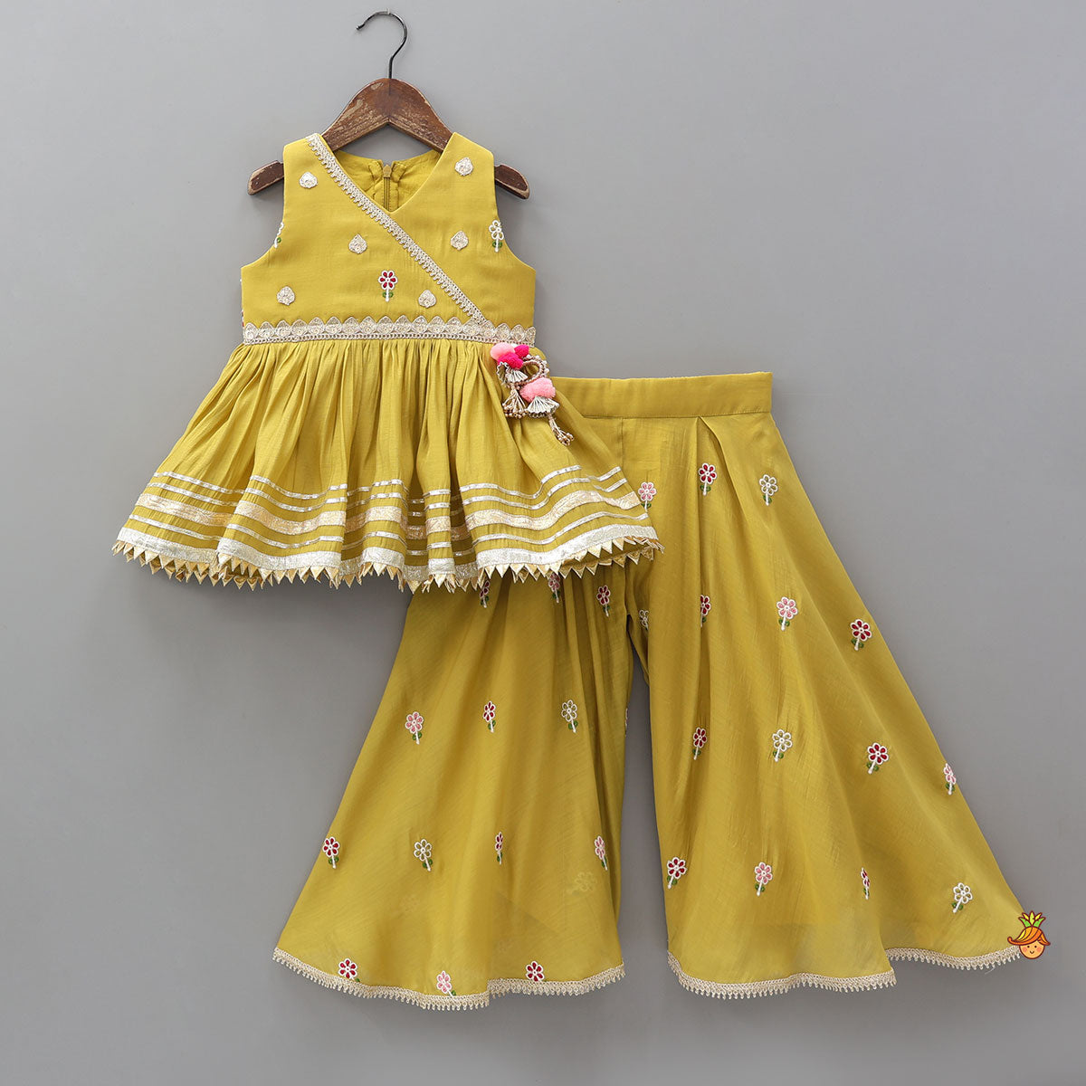 Elegant Tassel Enhanced Kurti With Wide-Leg Palazzo
