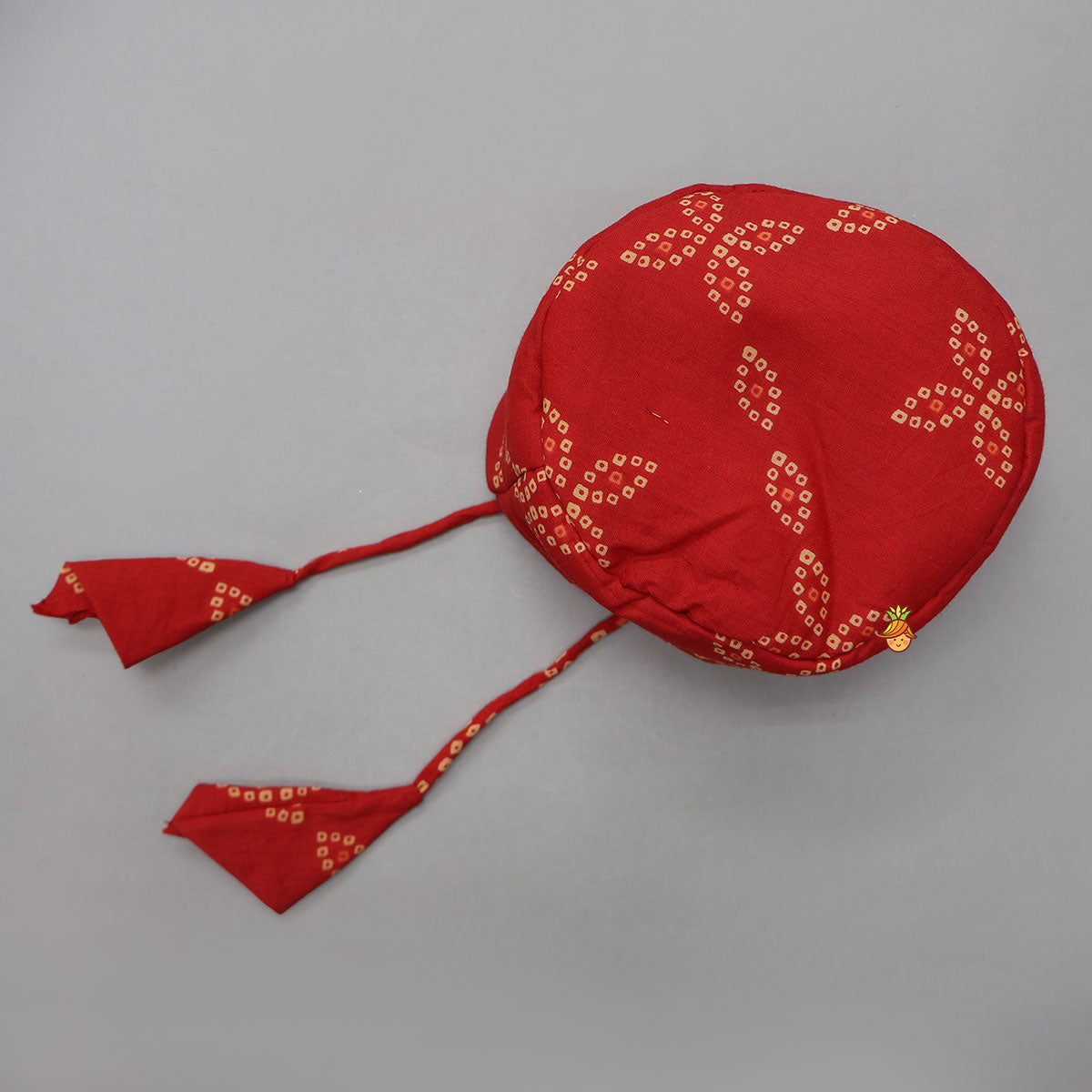 Bandhani Printed Ethnic Kurta And Matching Dhoti With Cap And Booties