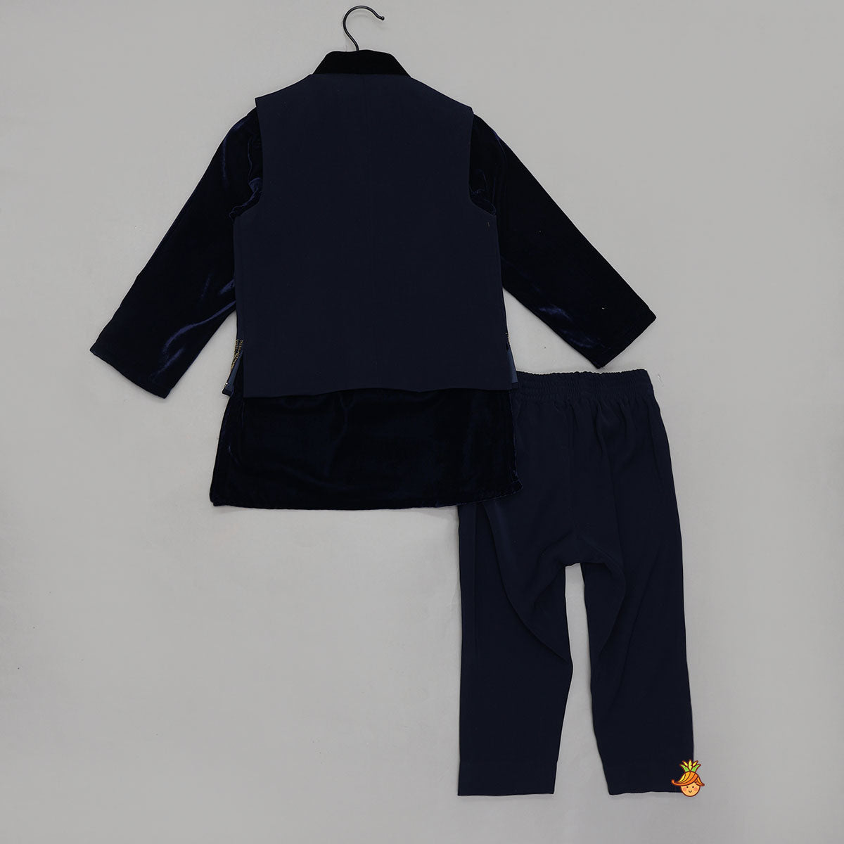 Classy Kurta With Beads Detailed Jacket And Pants