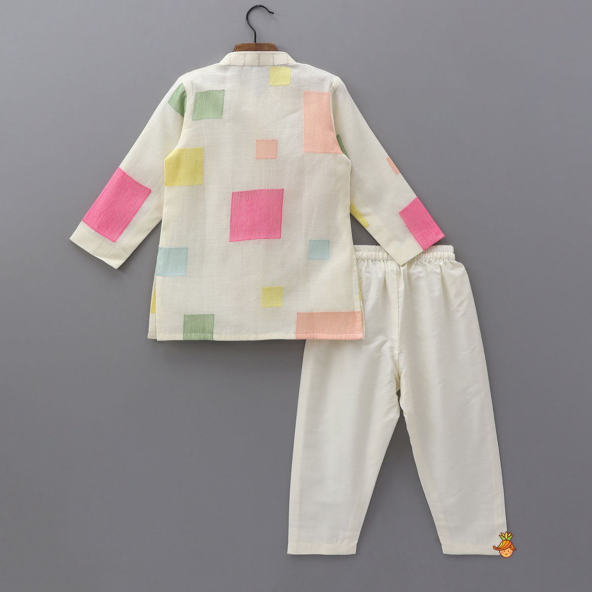 Geometric Embroidered Kurta With Pyjama