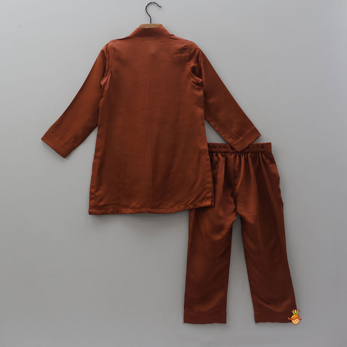 Potli Buttons Detail Kurta And Pyjama