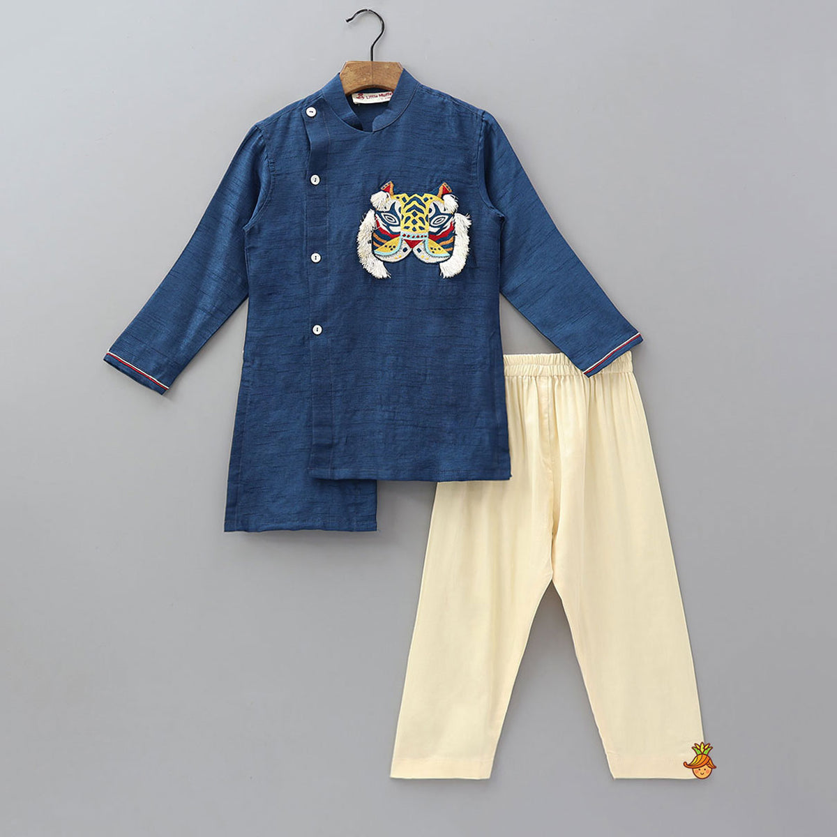 Patch Work And Side Button Detail Kurta With Pyjama