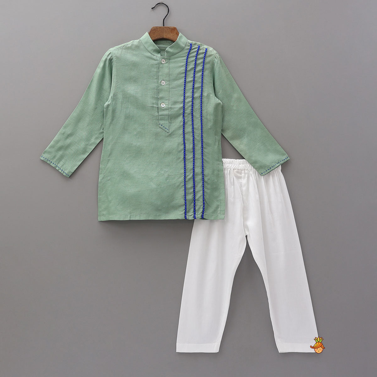 Contrast Lace Accent Kurta And Pyjama
