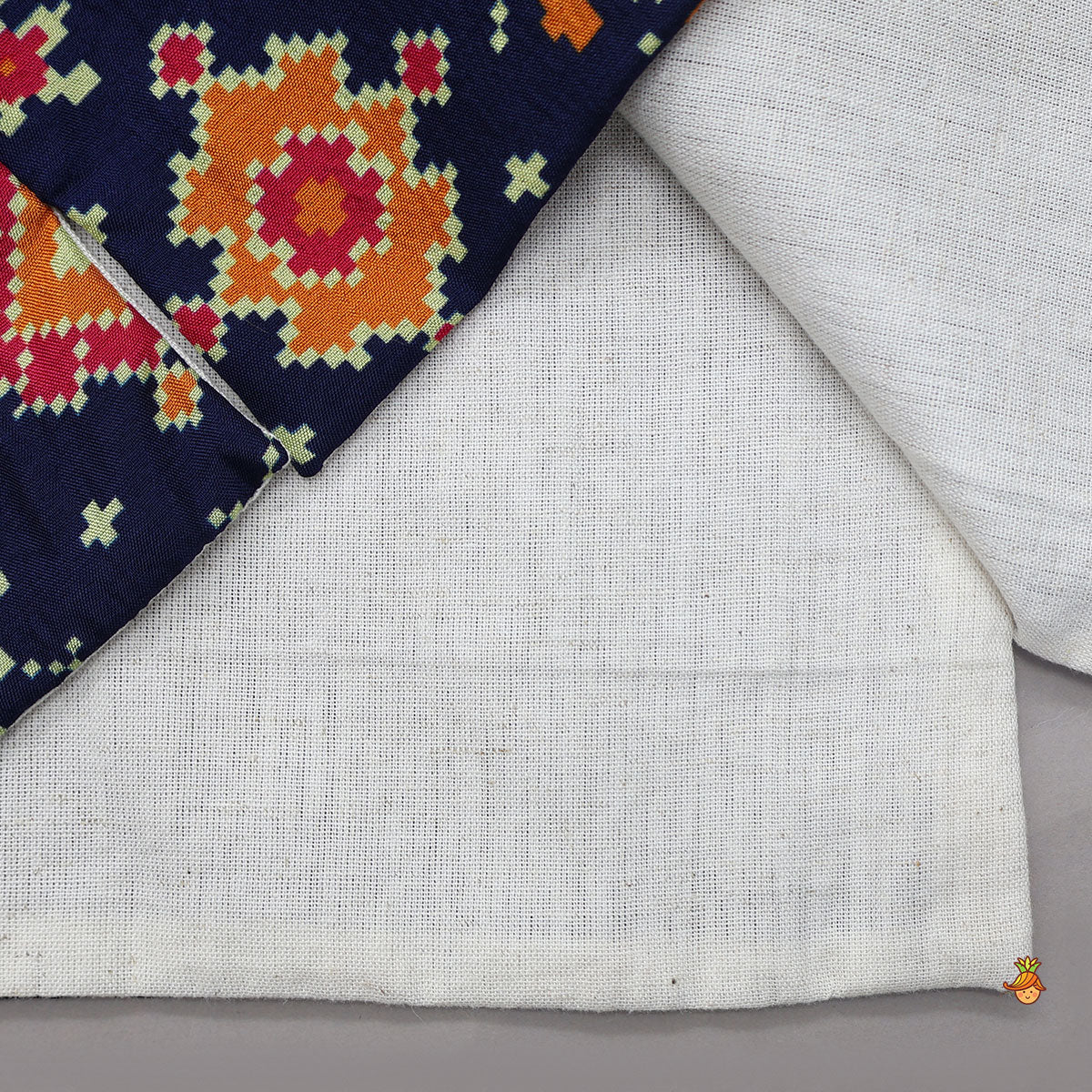Geometric Printed Kurta With Open Jacket And Pyjama