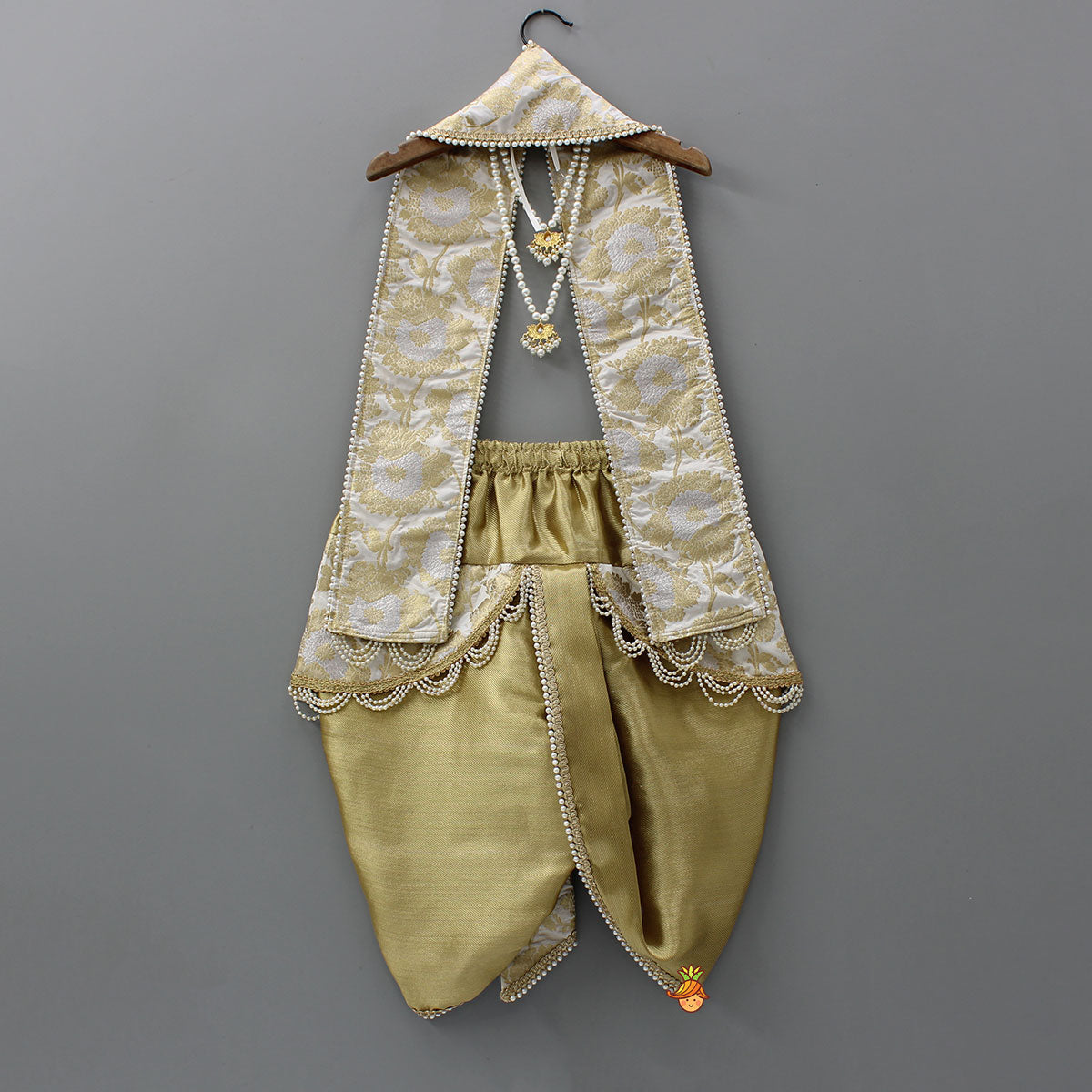 Festive Brocade Dhoti Set With Matching Stole