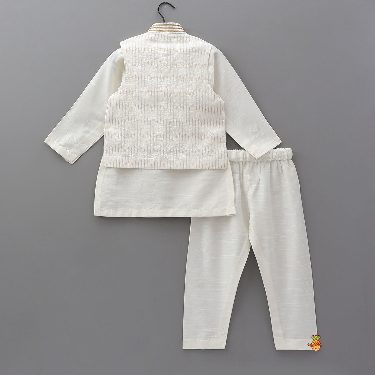 Kurta With Palm Tree Embroidered Bundi Jacket And Pyjama