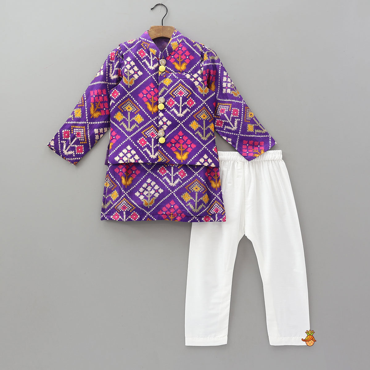 Floral Geometric Printed Kurta With Jacket And Pyjama