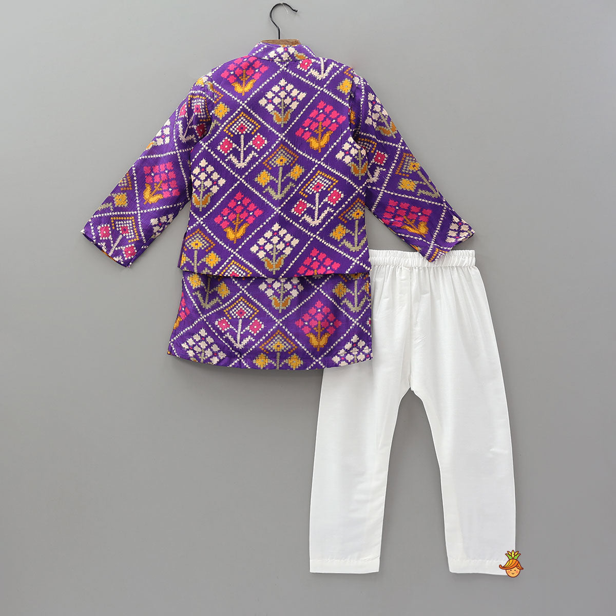 Floral Geometric Printed Kurta With Jacket And Pyjama