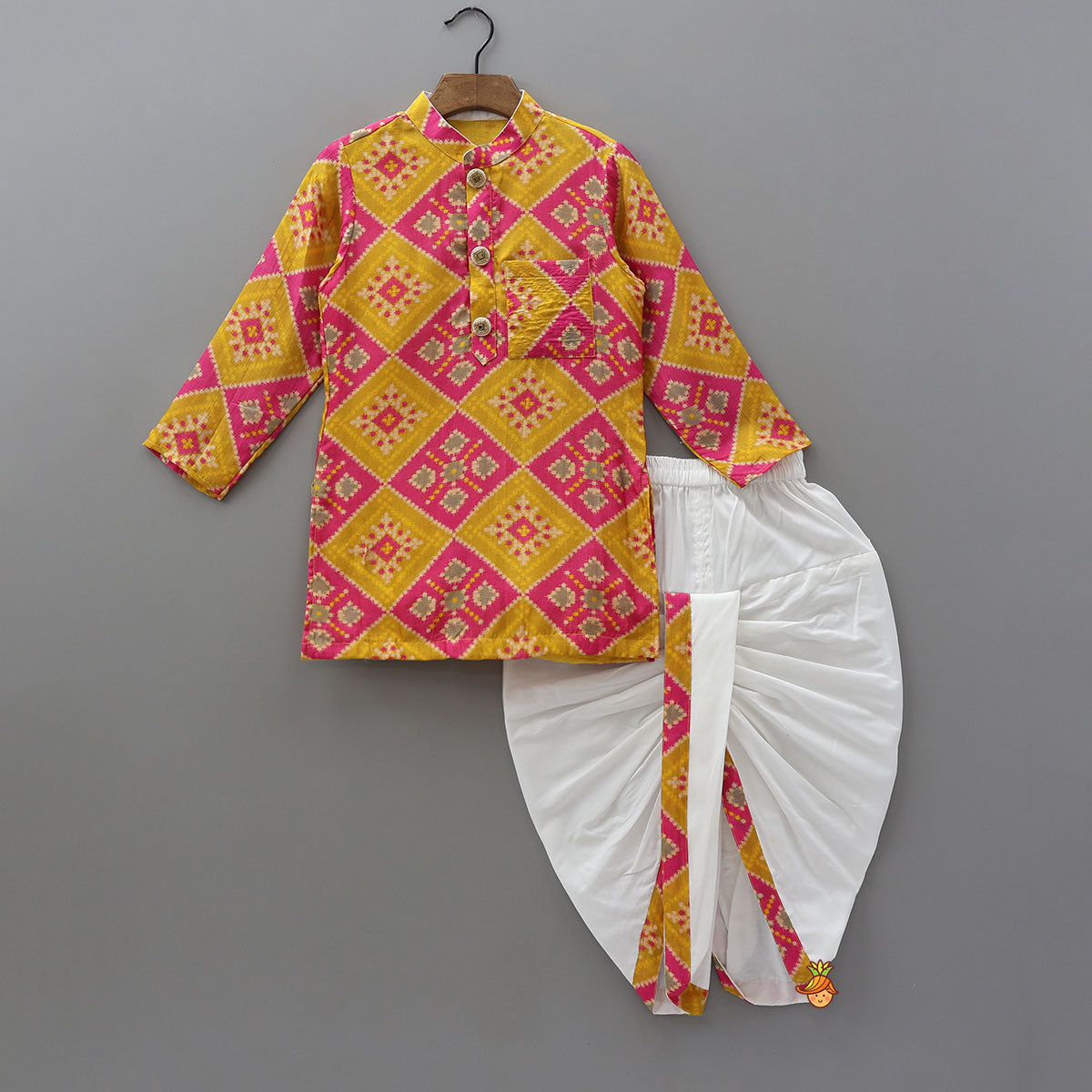 Geometric Printed Kurta And Dhoti