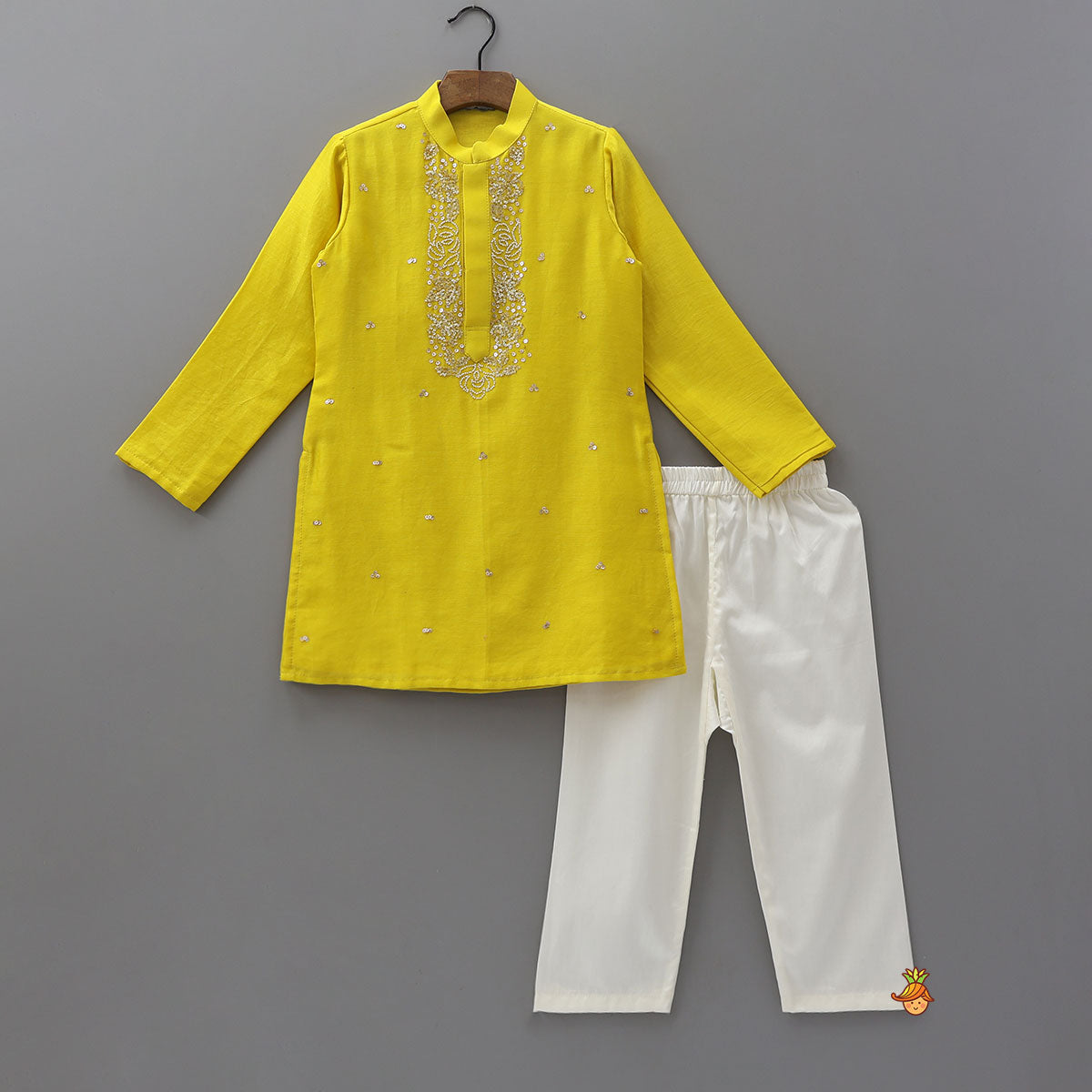 Booti Work Chanderi Kurta And Pyjama