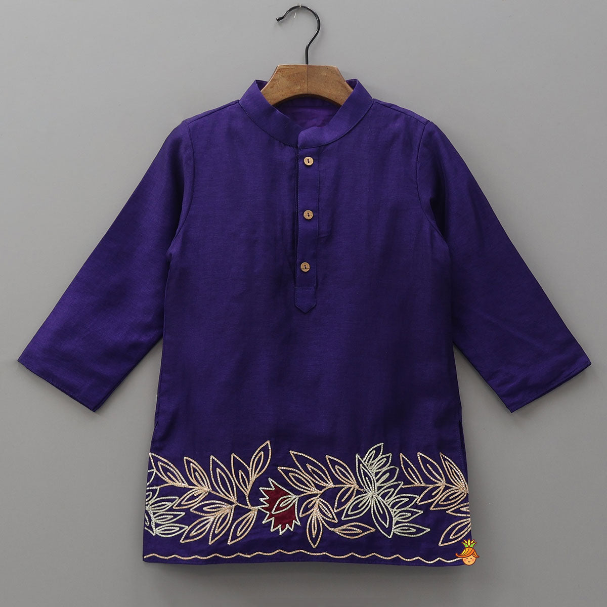Leaf Motif Embroidered Kurta And Pyjama