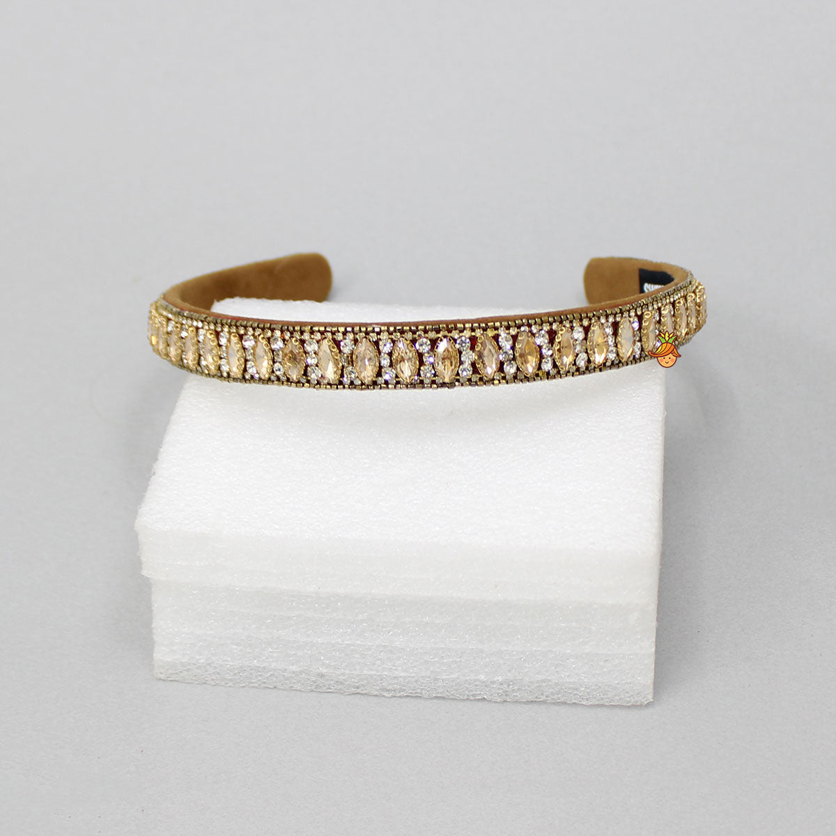 Artificial Stones And Cut Dana Embroidered Hairband