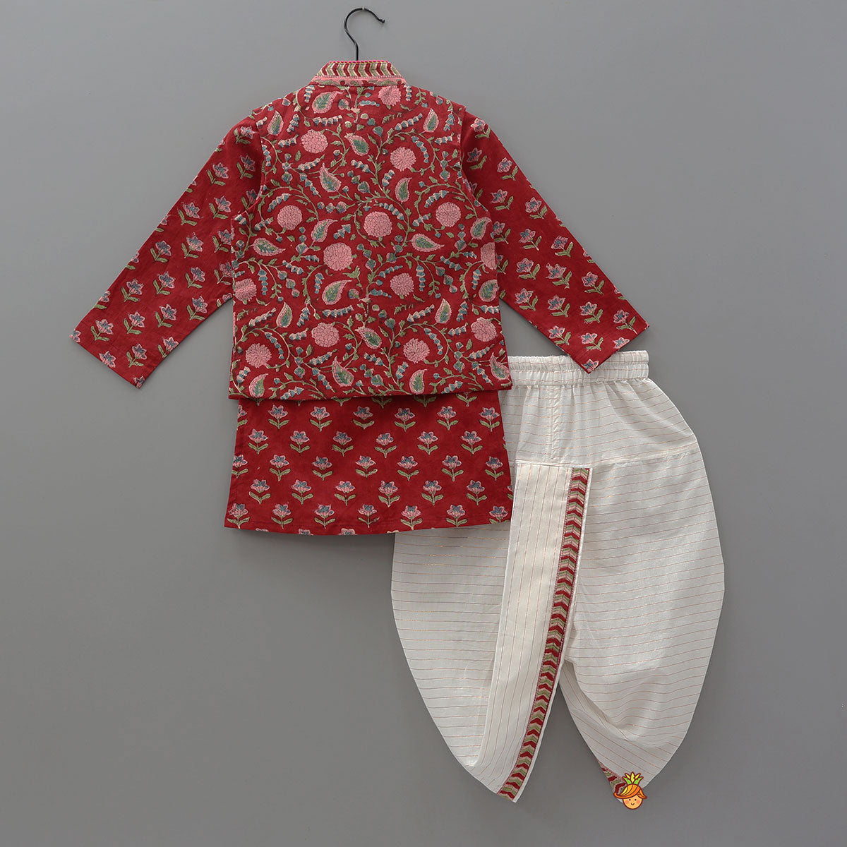 Ethnic Kurta With Pocket Detail Jacket And Dhoti
