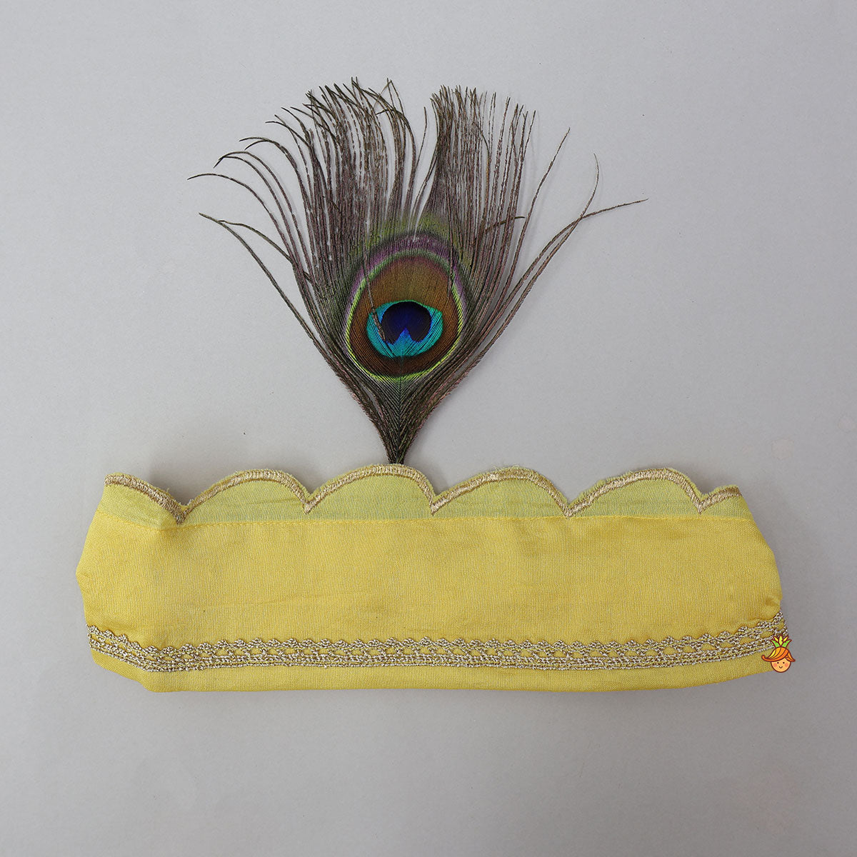 Scallop Designed Kurta And Pleated Dhoti With Mukut