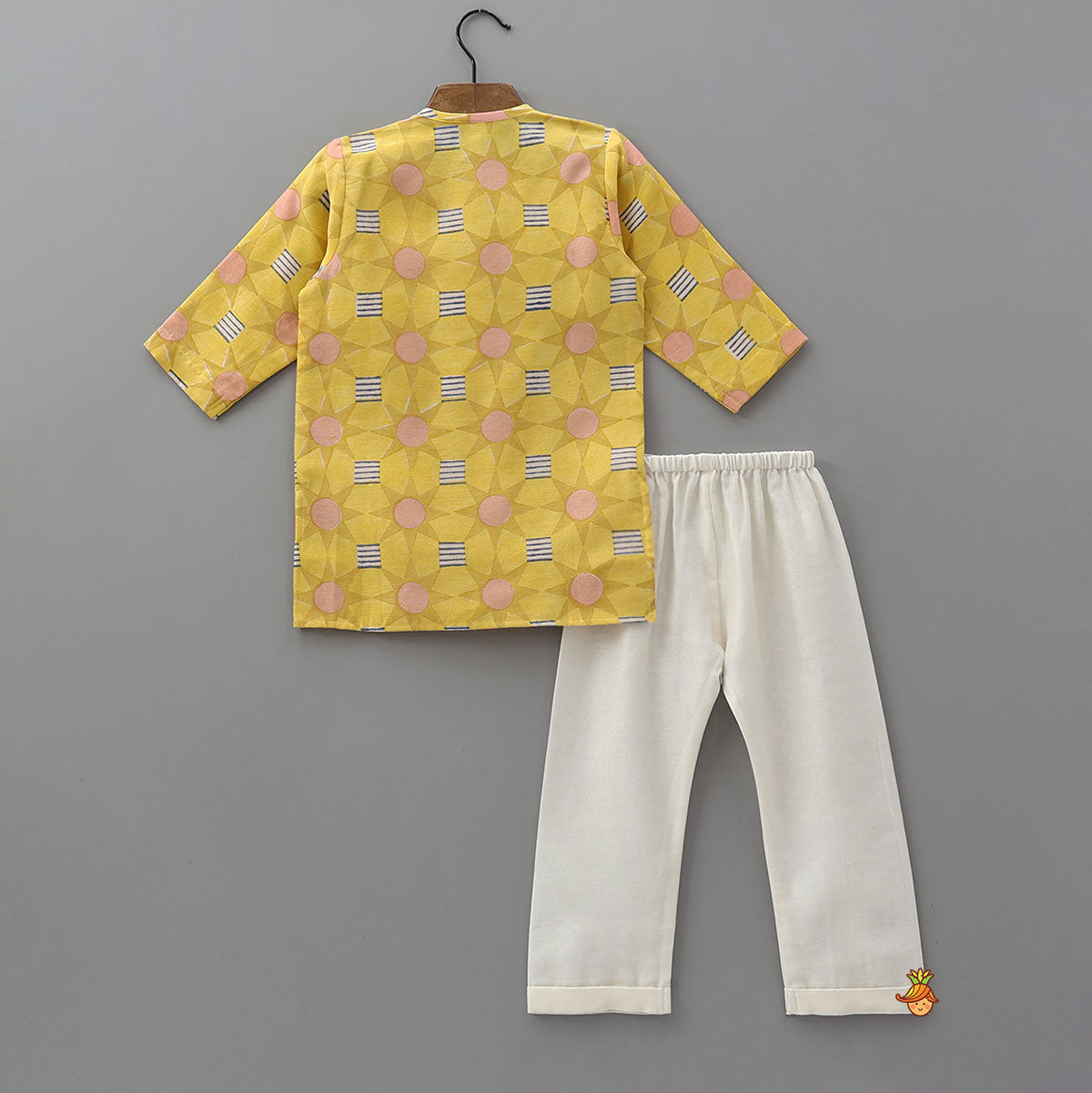 Vibrant Geometric Printed Kurta With Pyjama