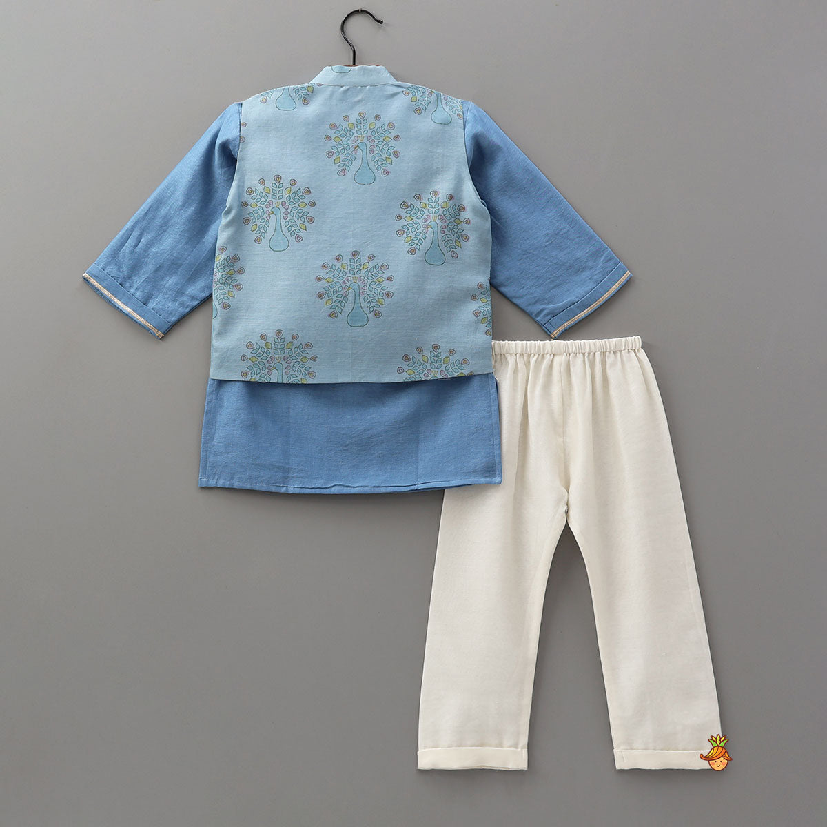 Traditional Kurta With Printed Jacket And Pyjama