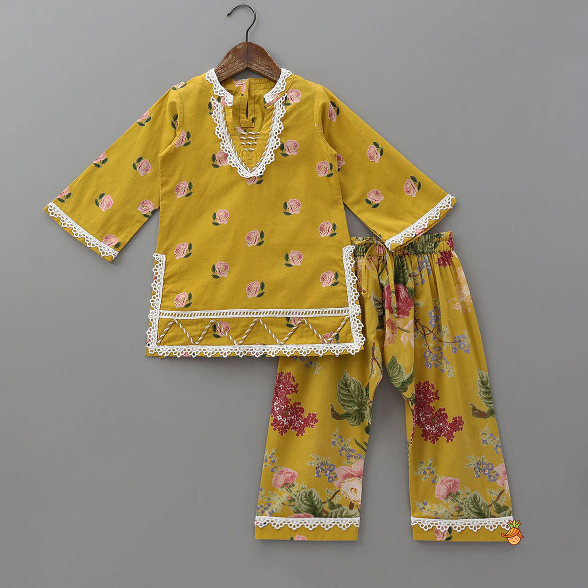 Hand Block Floral Printed Lace Detailed Kurti With Pants