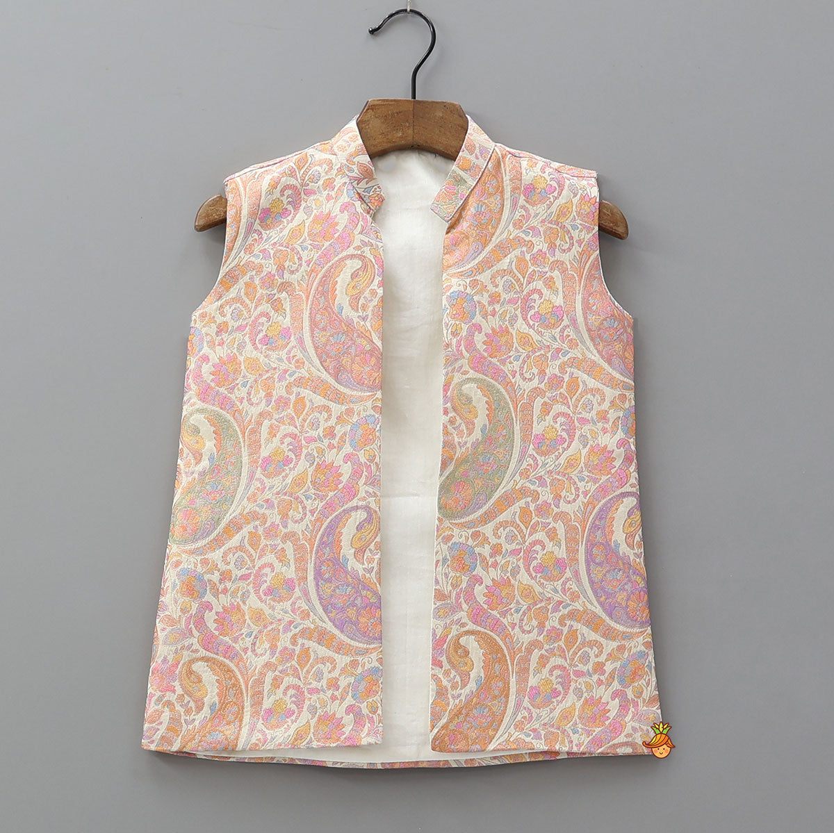 Kurta And Paisley Printed Jacket With Pyjama