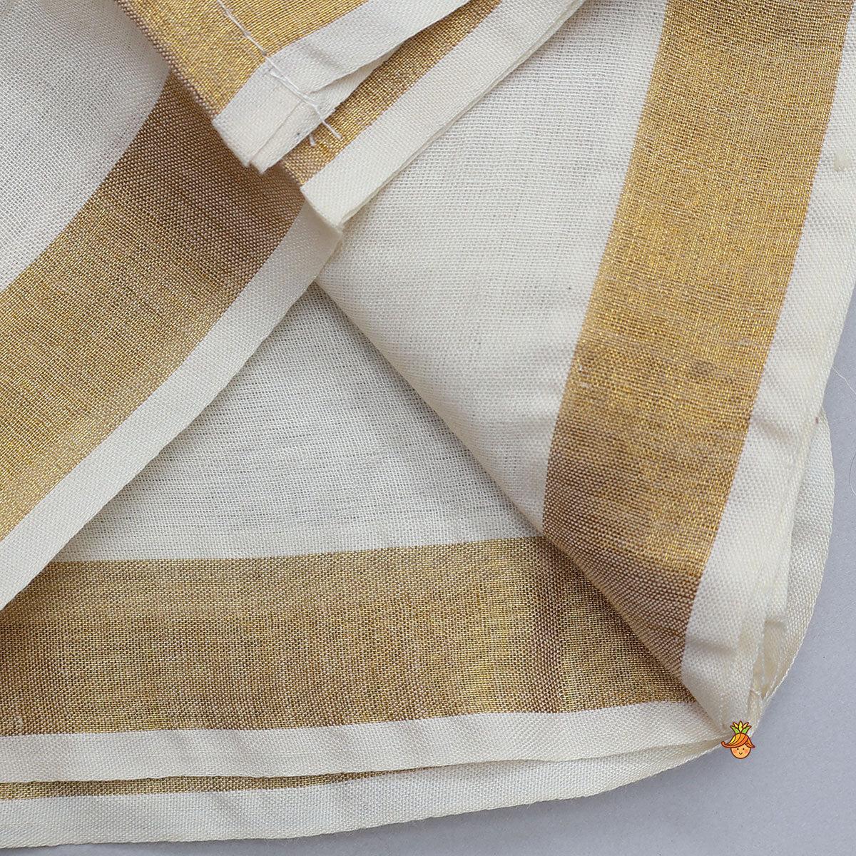 Traditional Checks Kurta And Lungi
