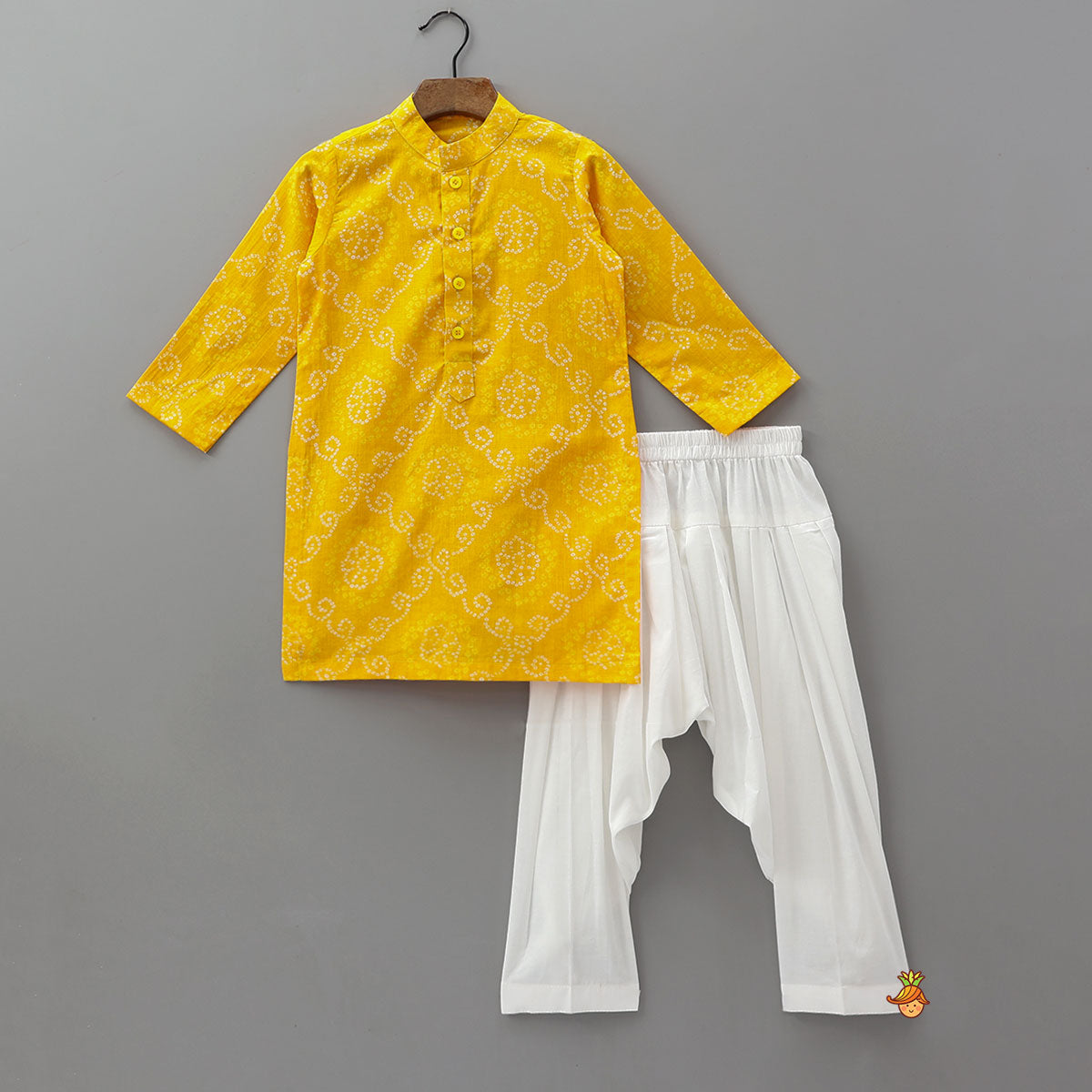 Bandhani Printed Kurta With Kediya Style Jacket And Salwar With Headband