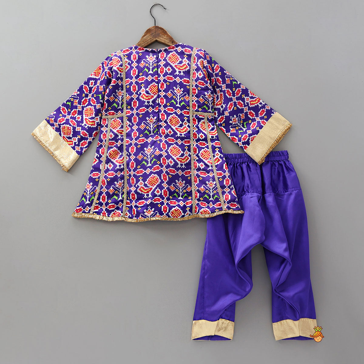 Front Knot Detail Patola Printed Kurti With Salwar And Contrasting Dupatta