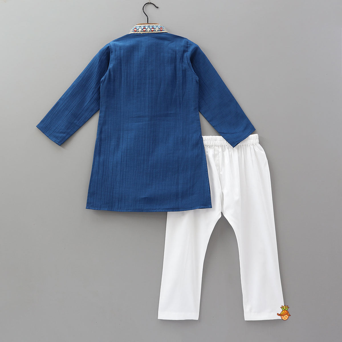 Classic Mandarin Collar Kurta With Pyjama