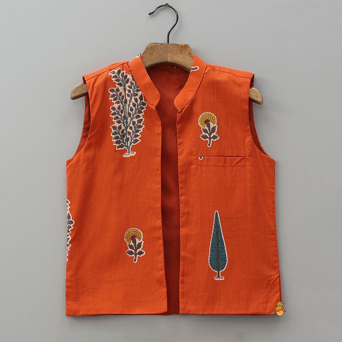 Thread Work Front Placket Cotton Kurta With Open Jacket And Pyjama