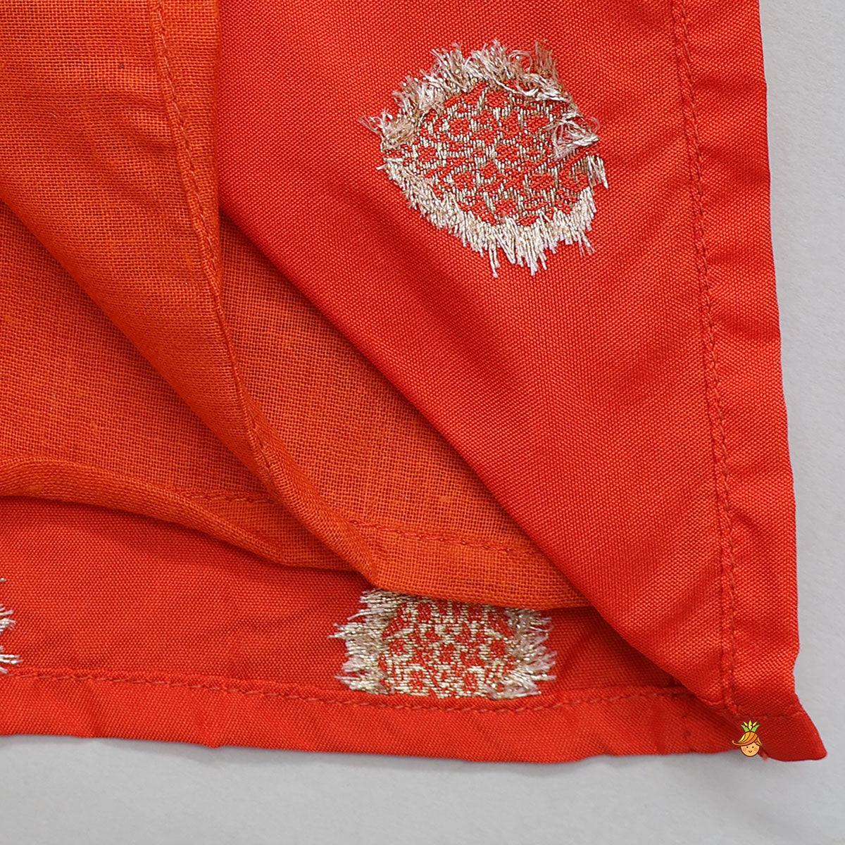 Motif Work Kurta And Pocket Detail Pyjama