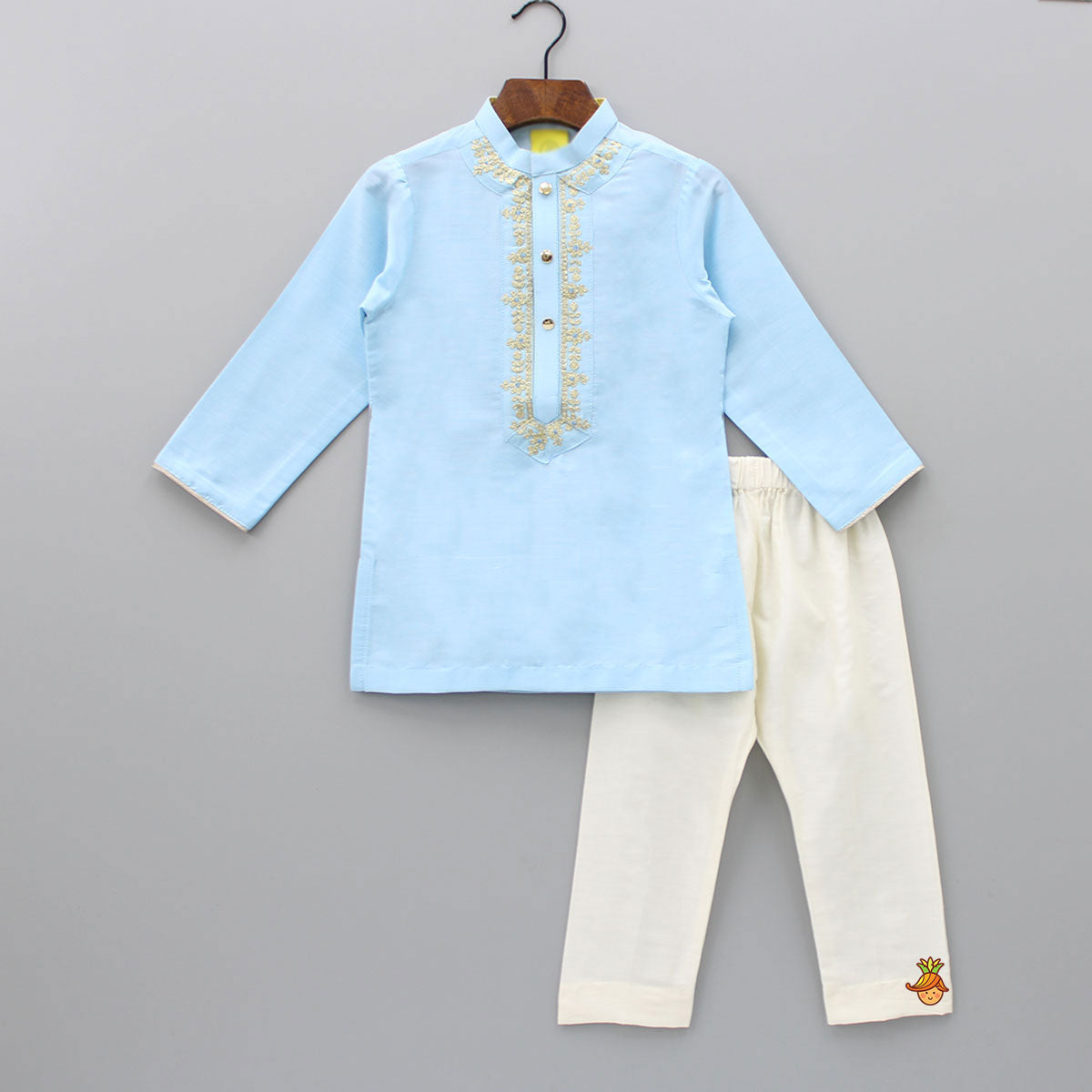 Pre Order: Zari Thread Work Blue Kurta With Pyjama