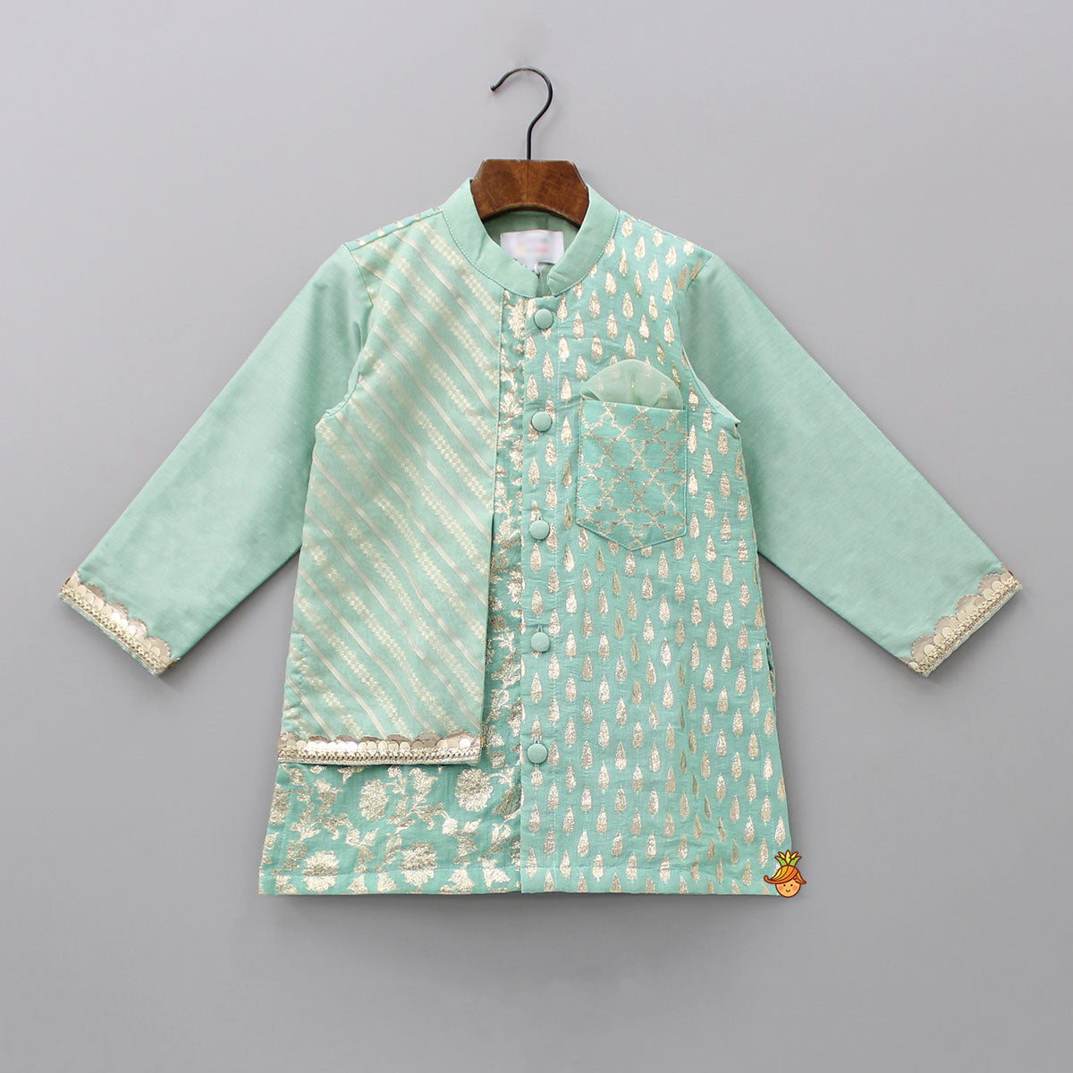Attached Flap Patch Pocket Green Kurta And Off White Pyjama