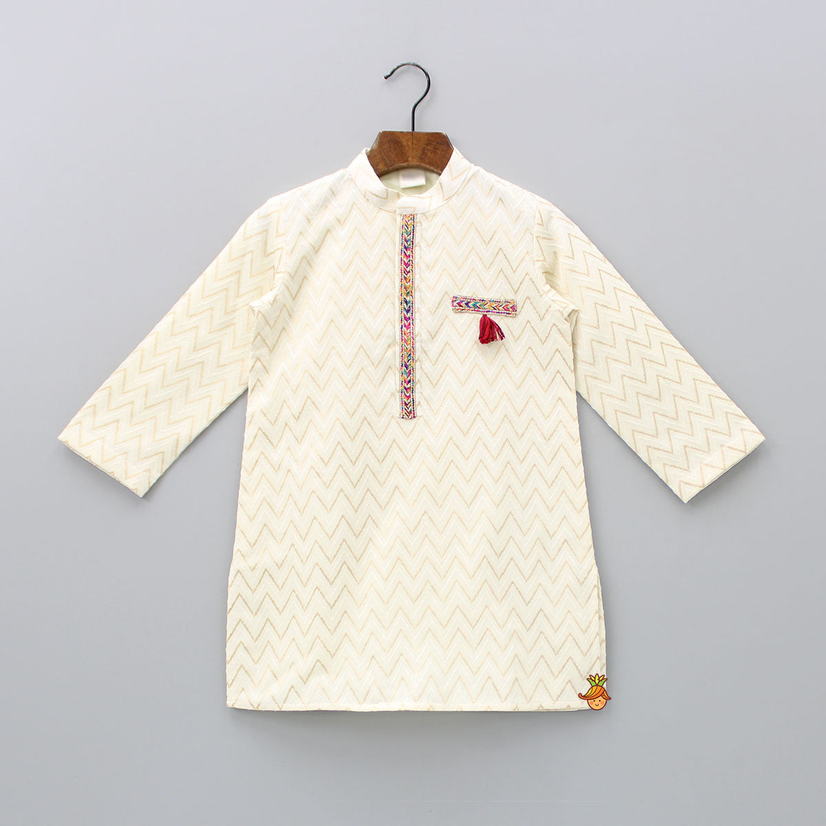 Chevron Embroidered Off White Kurta And Pyjama