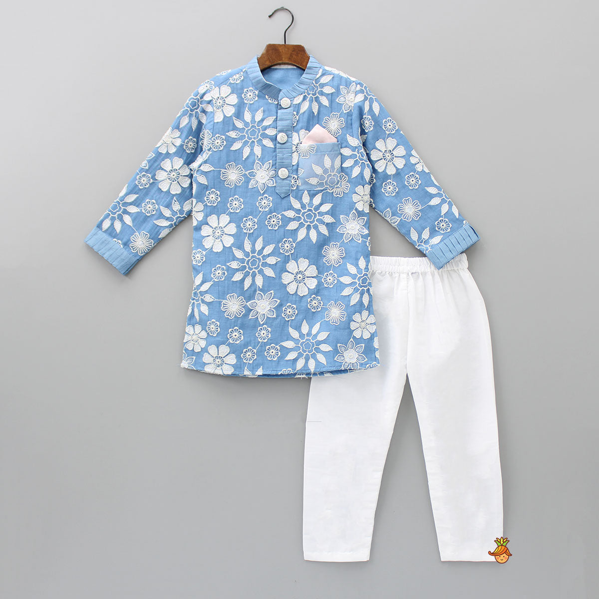 Pre Order: Thread Embroidered Kurta With White Pyjama