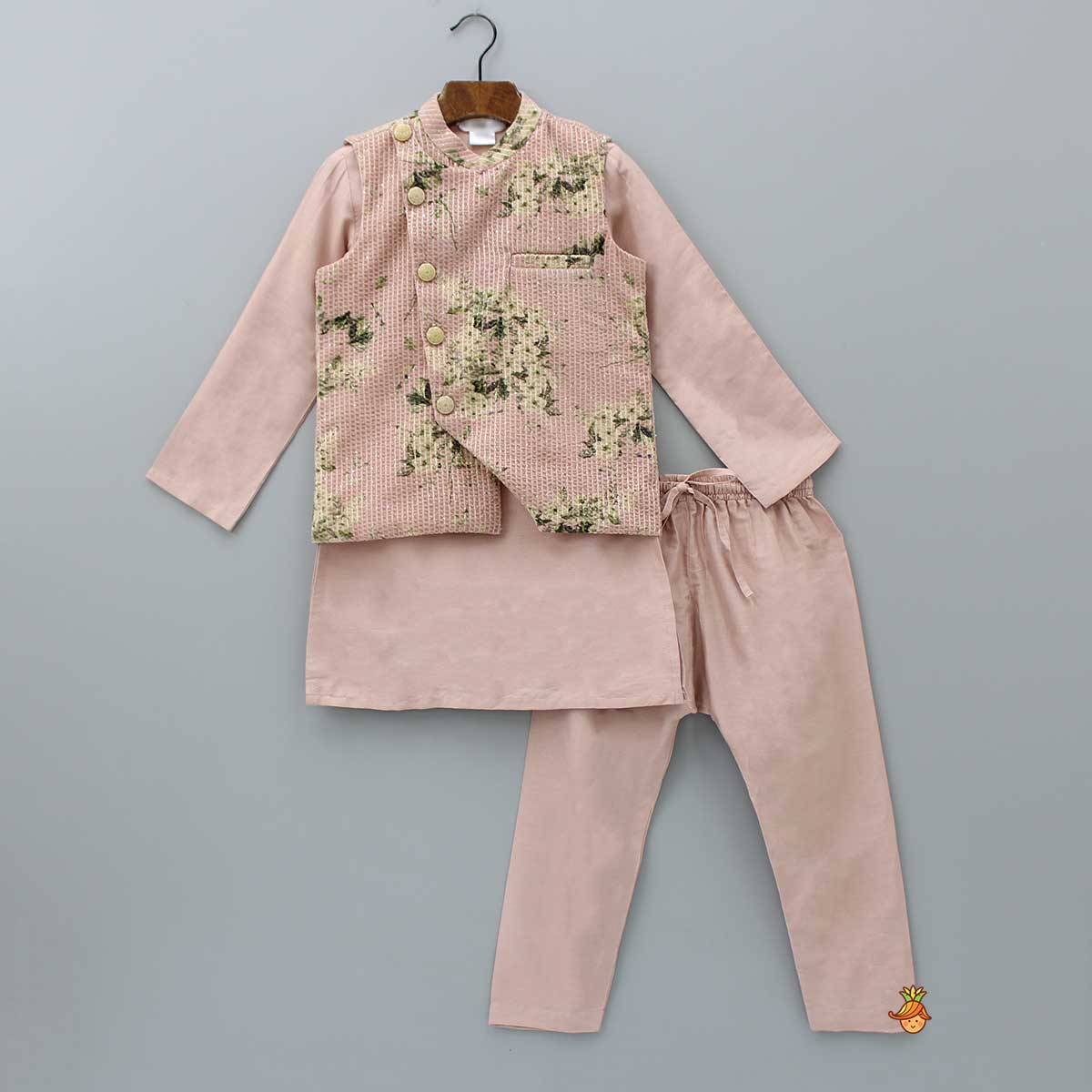 Pre Order: Peach Mandarin Collar Kurta With Pocket Detail Velvet Jacket And Pyjama