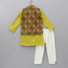 Pre Order: Green Mandarin Collar Kurta With Pocket Square Velvet Jacket And Pyjama
