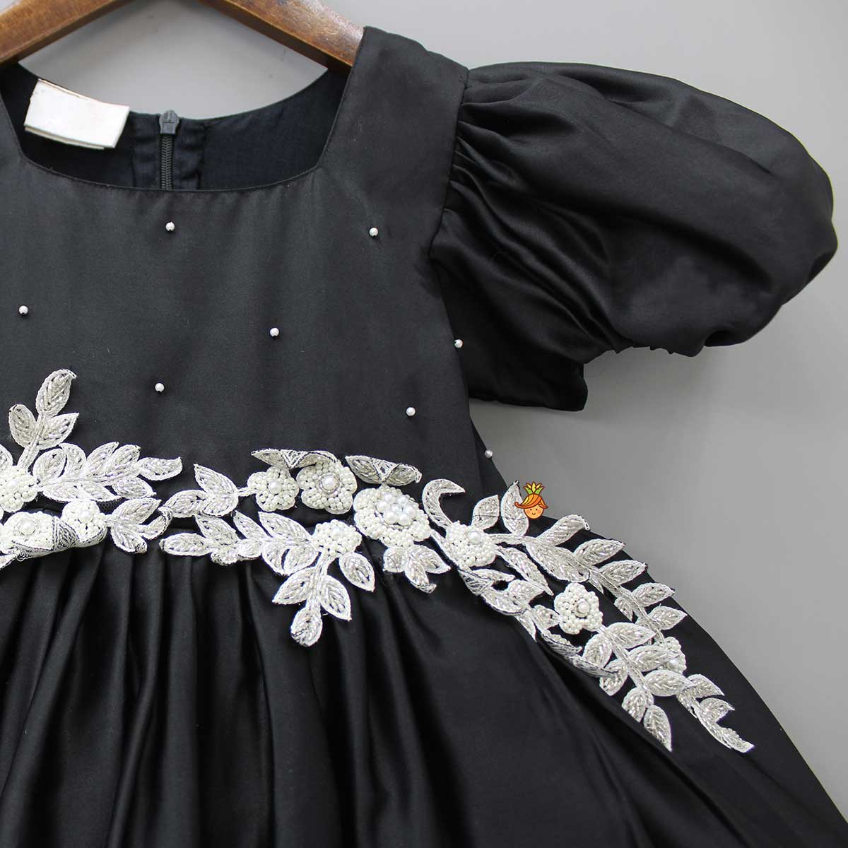 Elegant Black Sequined Bow Adorned Dress