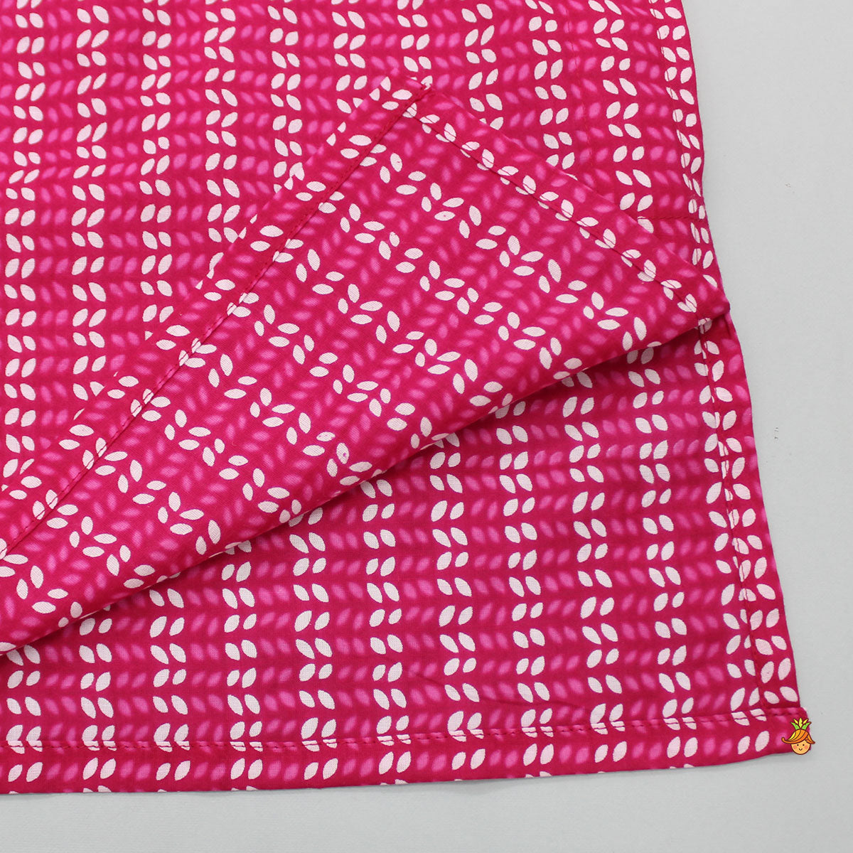 Lace Detail Front Placket Pink Printed Kurta And Pyjama