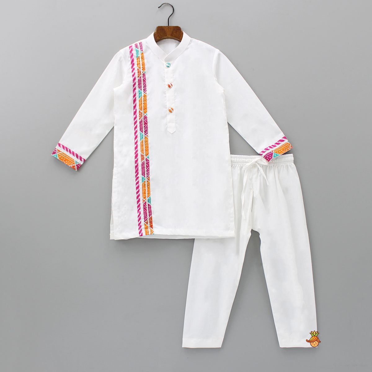 Pre Order: Contrasting Printed Lace Detailed White Kurta And Pyjama